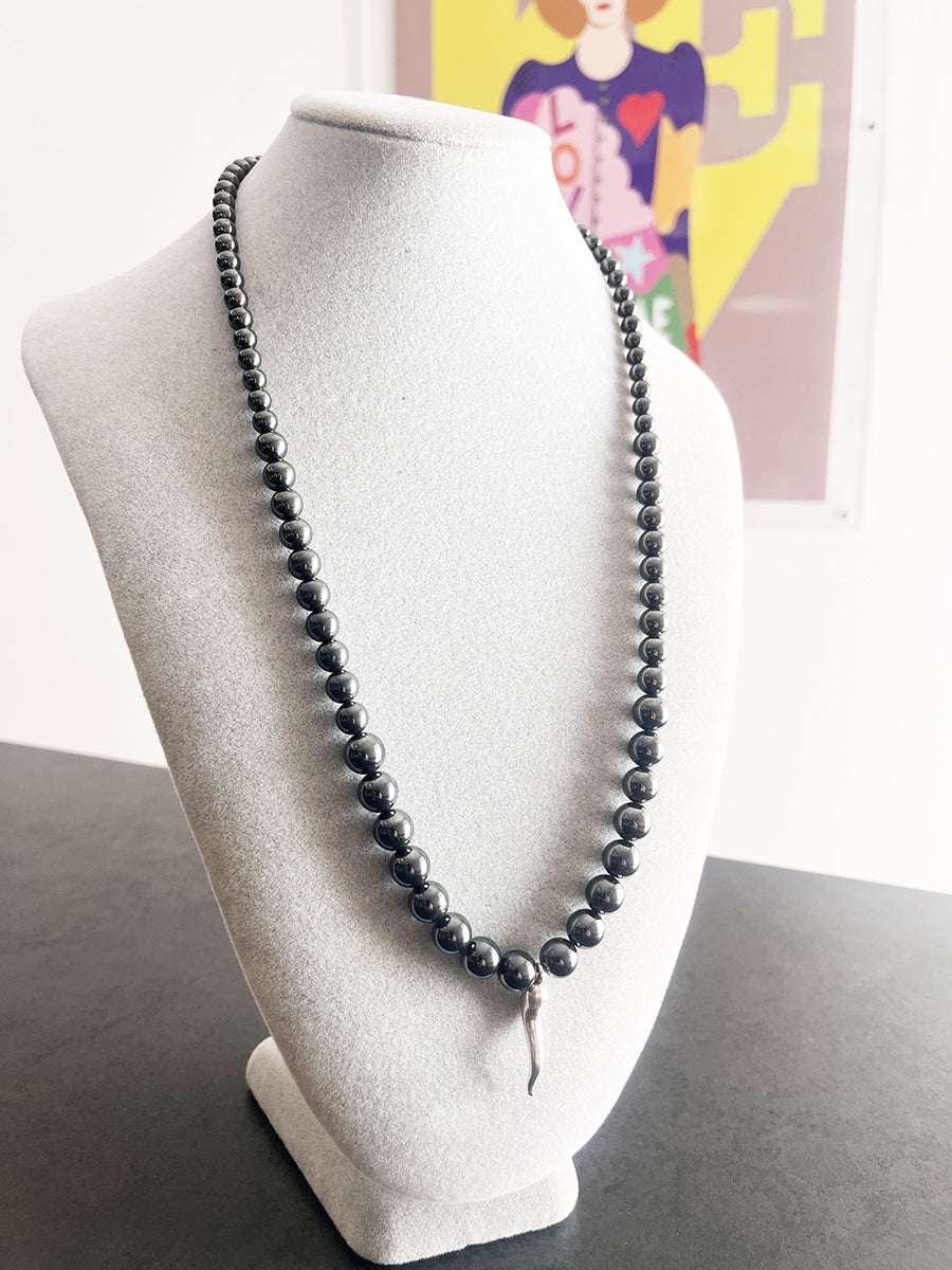 Collana Lunga Ematite con Corno e chiusura in Arg 925 -Top Accessori-