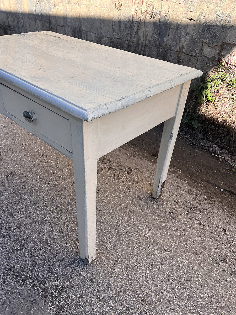Tavolo da lavoro in legno decorato con cassetti frontali XX Secolo -Top Antiques-
