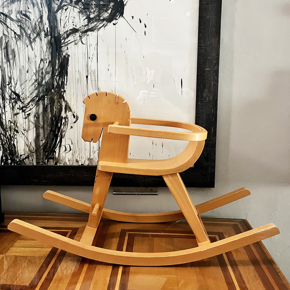 Ostheimer Cavallo a dondolo Peter con schienale interamente in legno - Top Art -