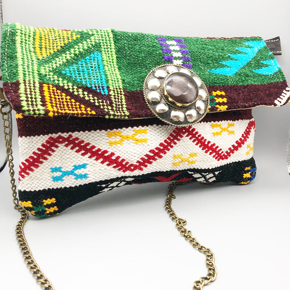 Pochette Verde Handmade con tracolla e placca Argentone con Pietra