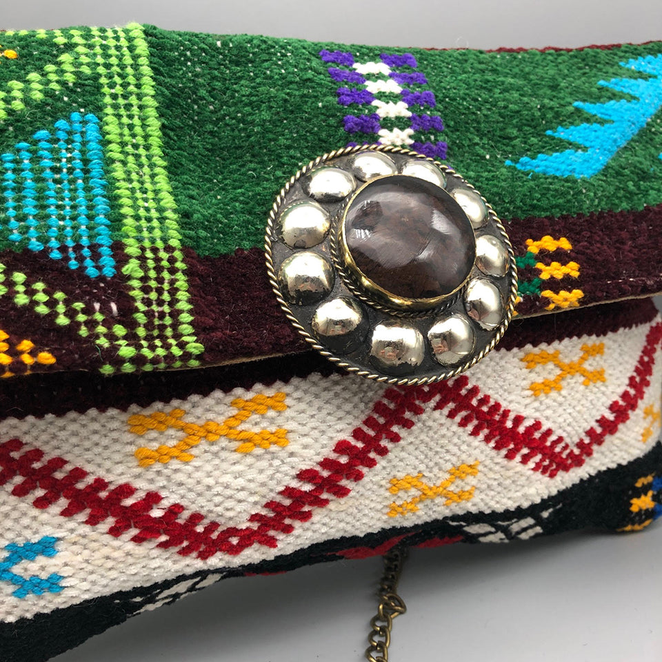 Pochette Verde Handmade con tracolla e placca Argentone con Pietra
