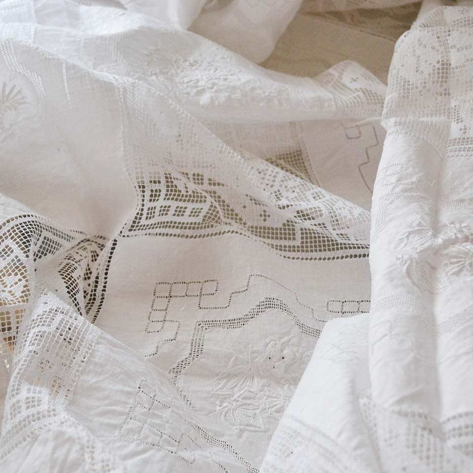 Copriletto Bianco Ricamato a mano - Art -