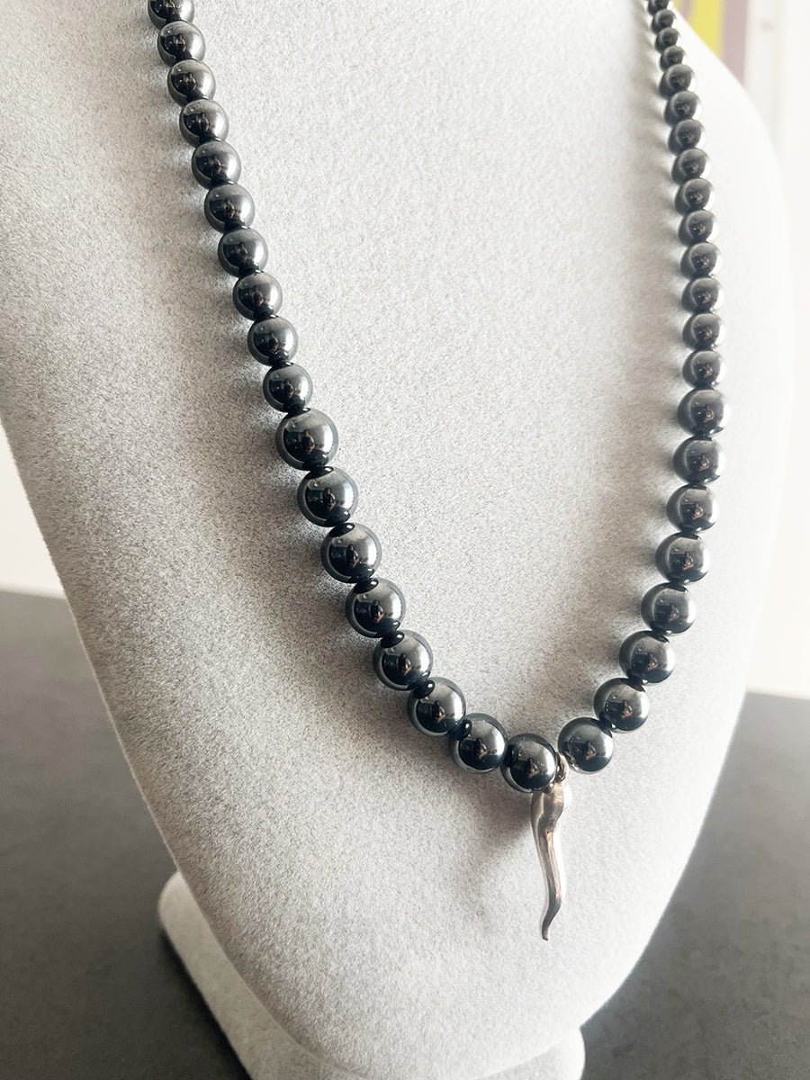 Collana Lunga Ematite con Corno e chiusura in Arg 925 -Top Accessori-
