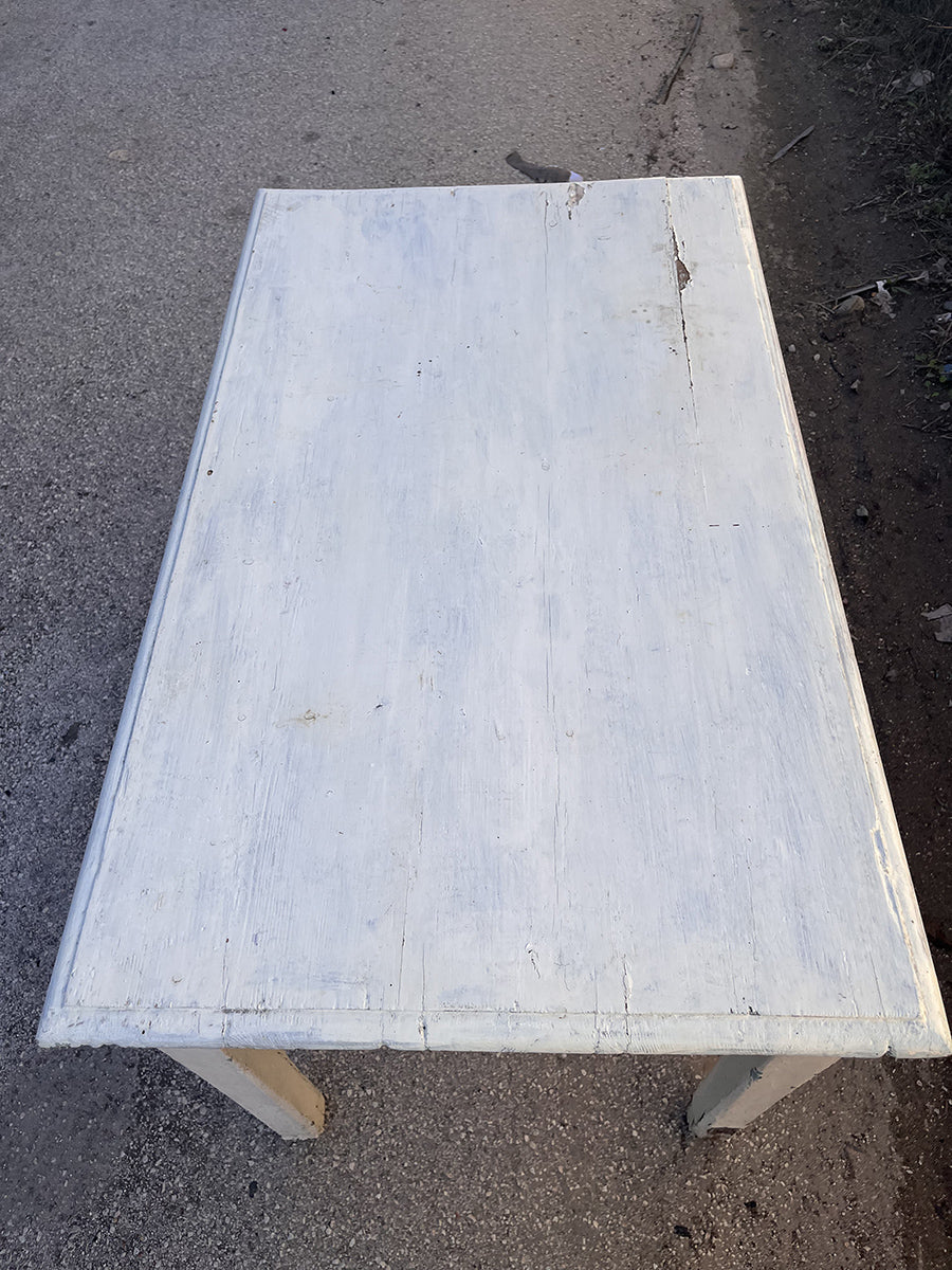 Tavolo da lavoro in legno decorato con cassetti frontali XX Secolo -Top Antiques-