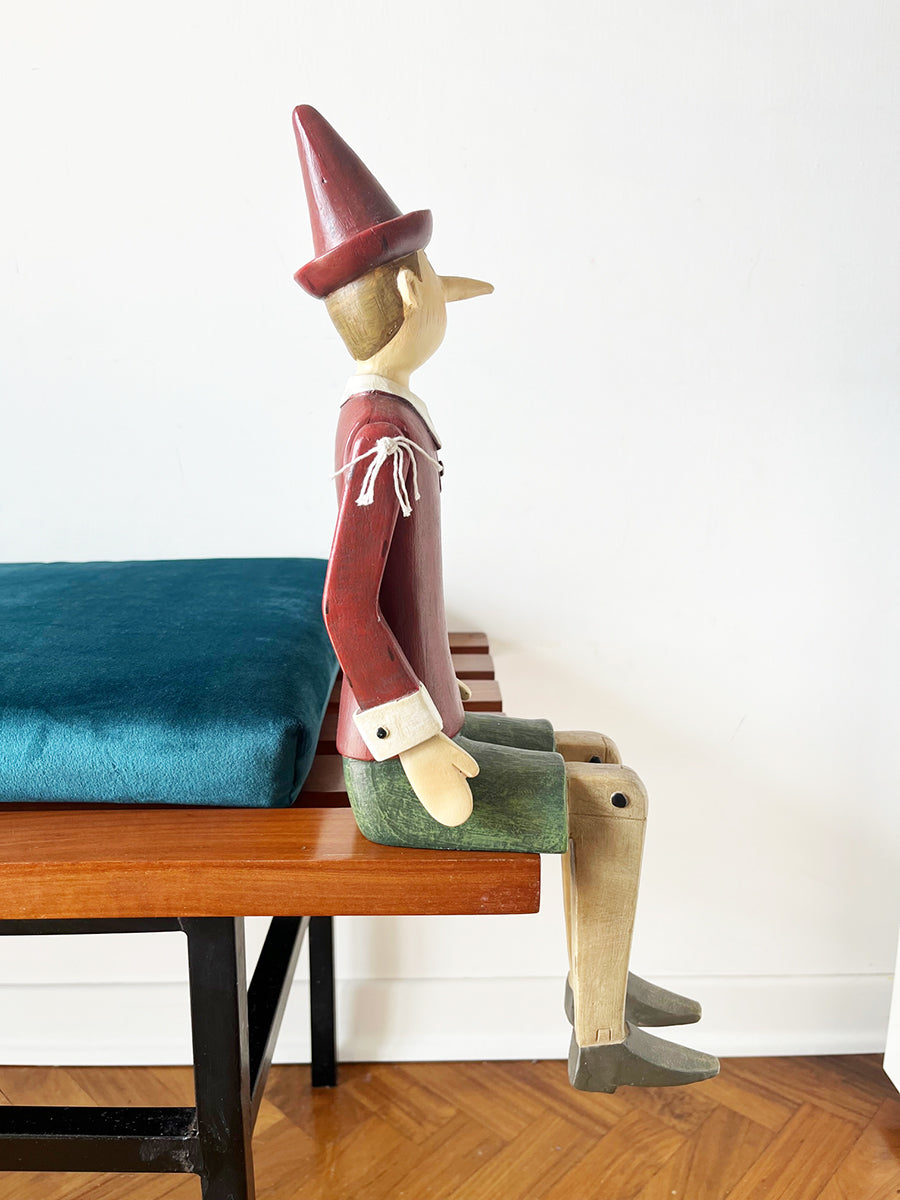 Pinocchio Seduto Scultura in Legno decorato a mano -Art-