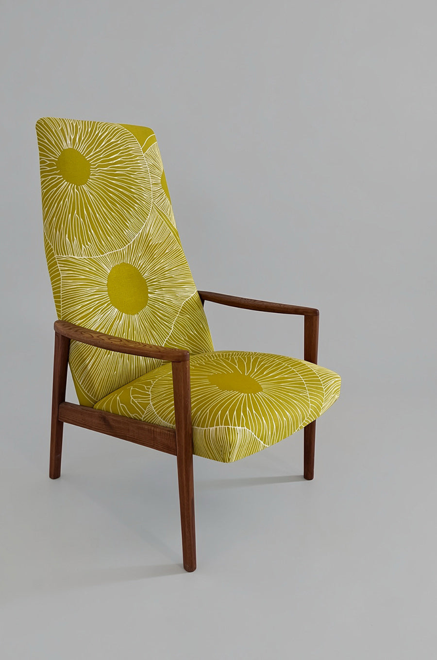 Poltrona Vintage in noce con rivestimento Marimekko -Top Design-