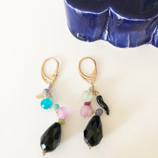 Orecchini Pietre e Arg. 925, Corno nero e lettera "T"-Handmade Jewels-